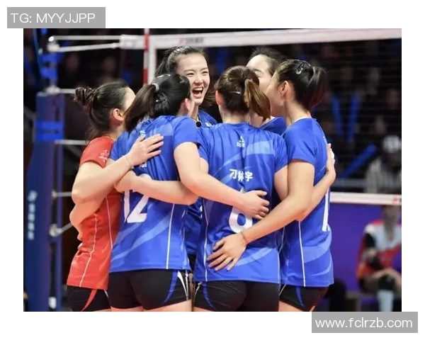 球迷在看台上表白成功，现场掌声雷动