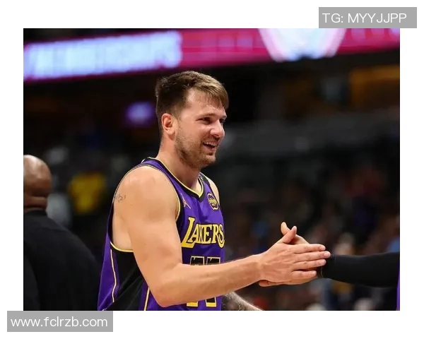 东契奇领衔全场高光精彩瞬间 一人引领比赛走向胜利